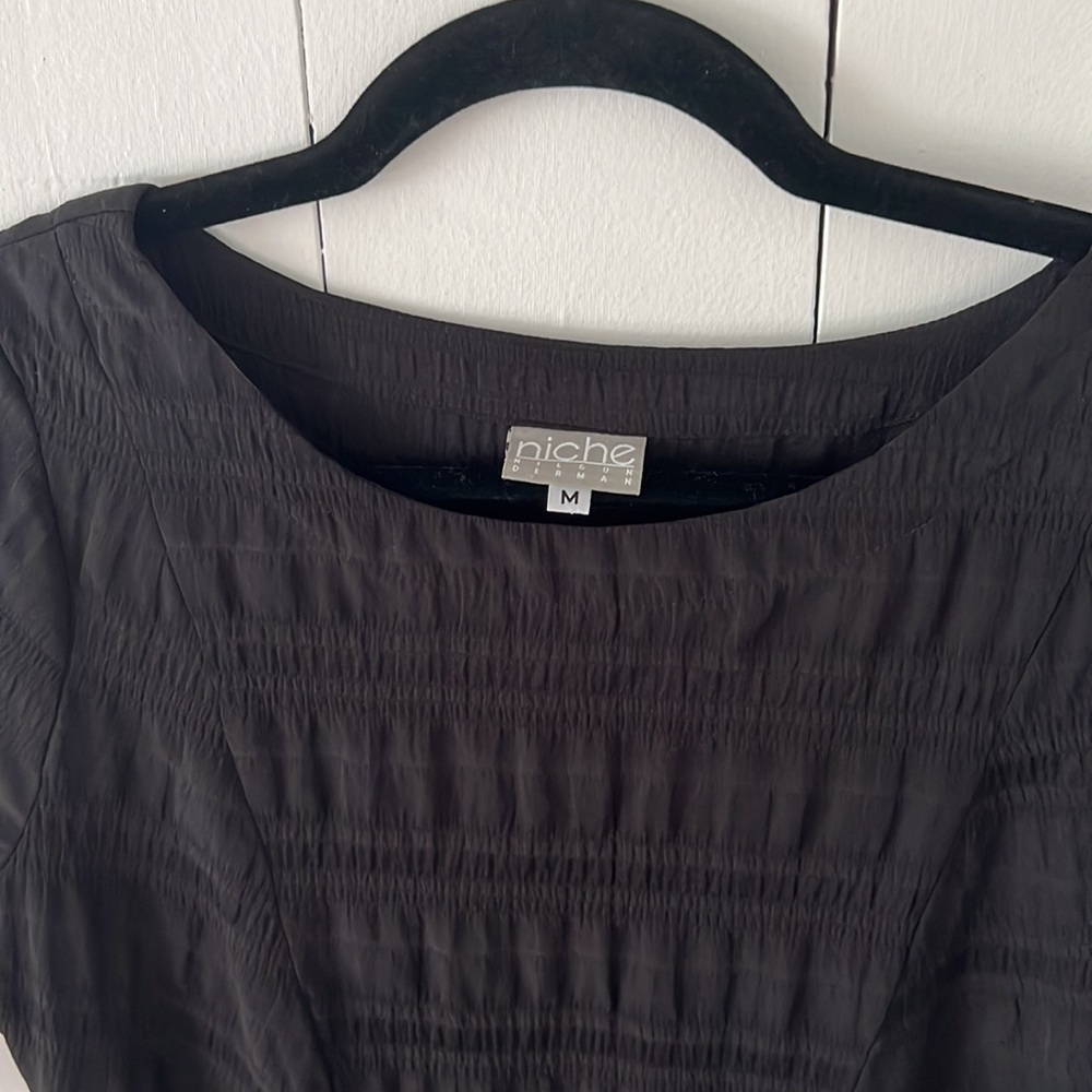 Niche Crinkle Dress - Picture 3 of 8